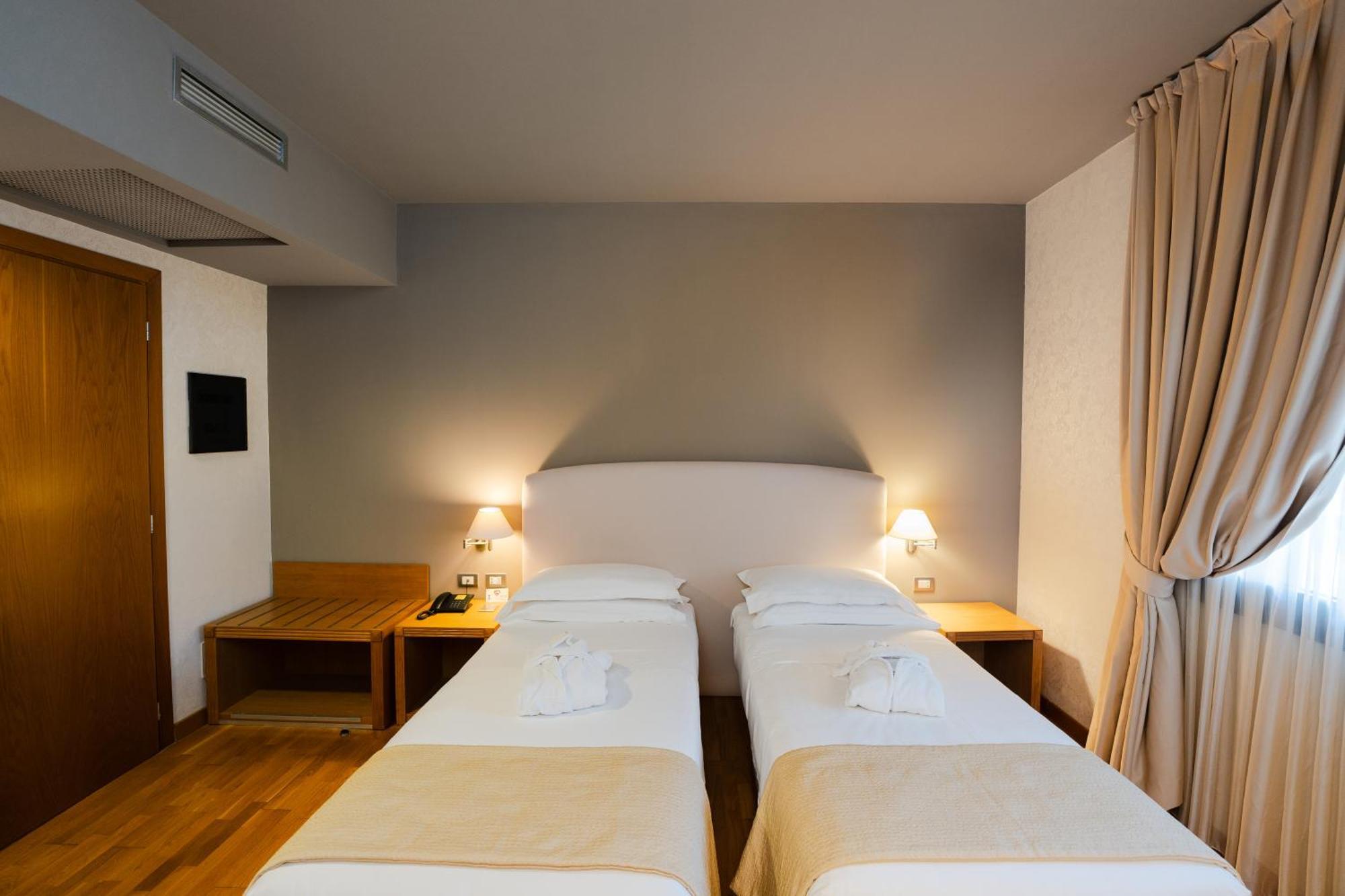 Hotel Touring Carpi Dış mekan fotoğraf